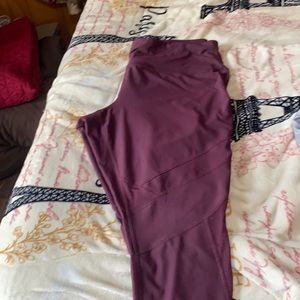 workout pants/ leggings